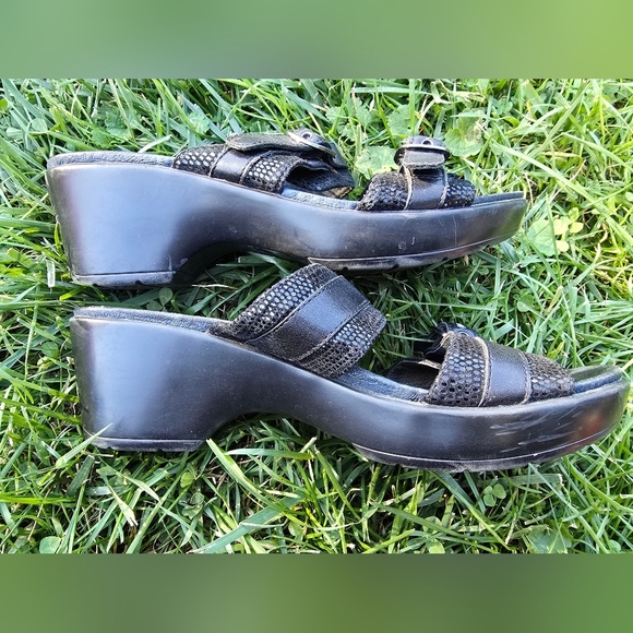 Dansko Women's Size 7.5-8 US 38 EU Sandals Jessie Lizard Sand Black Slip On - Picture 4 of 9